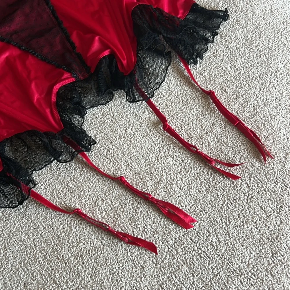 Y2K Vintage H&M Red Satin & Black Lace Boned Corset with Garter *NWT* - Size36B - Picture 10 of 14